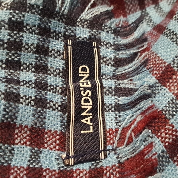 Lands' End women's plaid large square fringed scarf or shawl - Picture 3 of 6